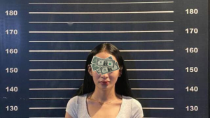 Selebgram Makassar ER Ditangkap saat Open BO, Tarif Rp10 Juta Sekali Kencan