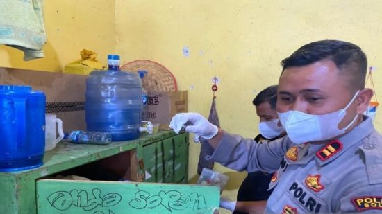 Tim gabungan geledah Lapas Kelas III Alahan Panjang, Kecamatan Lembah Gumanti, Kabupaten Solok. (Foto: Istimewa)