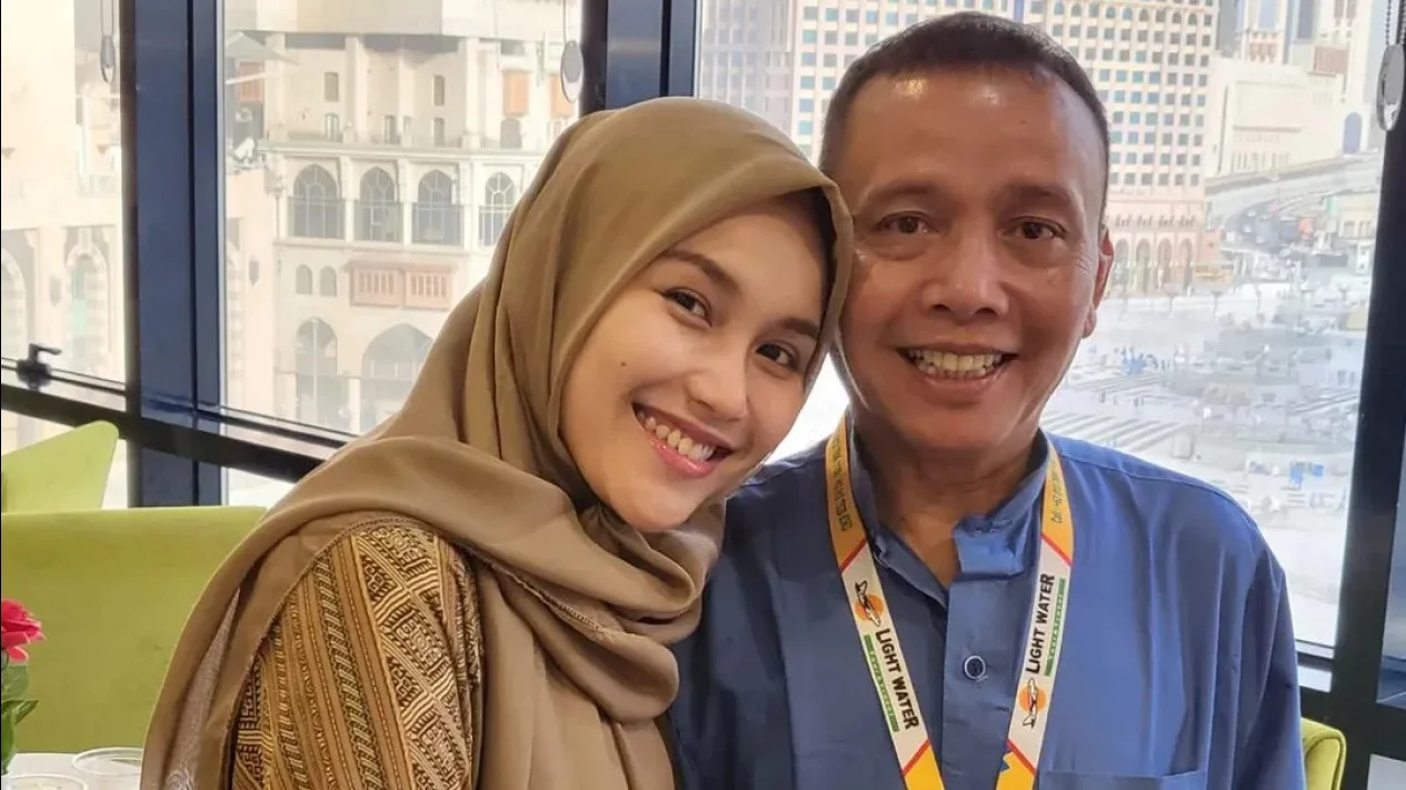 Abdul Rozak 'Ayah Ojak', orang tua Ayu Ting Ting. (Foto: Istimewa)