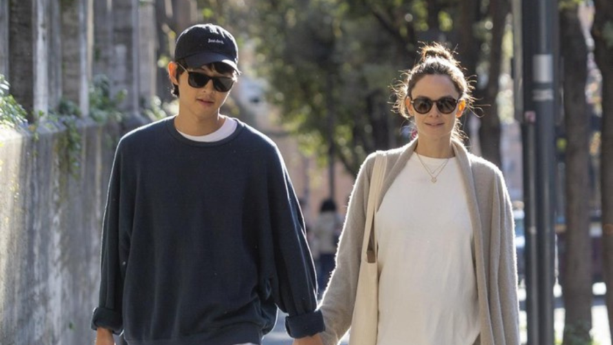 Song Joong Ki dan istrinya, Katy Louise Saunders. (Foto: MEGA)