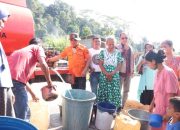 Musim Panas dan Kekeringan Landa Padang, BPBD Salurkan Air Bersih