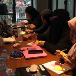12 UKM unggulan di kategori F&B, Fashion, Craft, dan Personal Care, telah mengikuti sesi Academy dan Mentoring secara online sejak bulan Mei 2024. (Foto: Telkomsel)