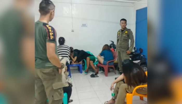 Pemeriksaan Tempat Karoke di Padang, Satpol PP Amankan 9 Perempuan