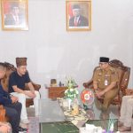 Pj Wako Padang Andree Algamar menerima kunjungan Tim Urban-Act China bersama mitra konsorsium GIZ Jerman dan Shenzen Bus Group Co di Palanta Kediaman Resmi Wali Kota Padang, Senin (22/7). (ist)