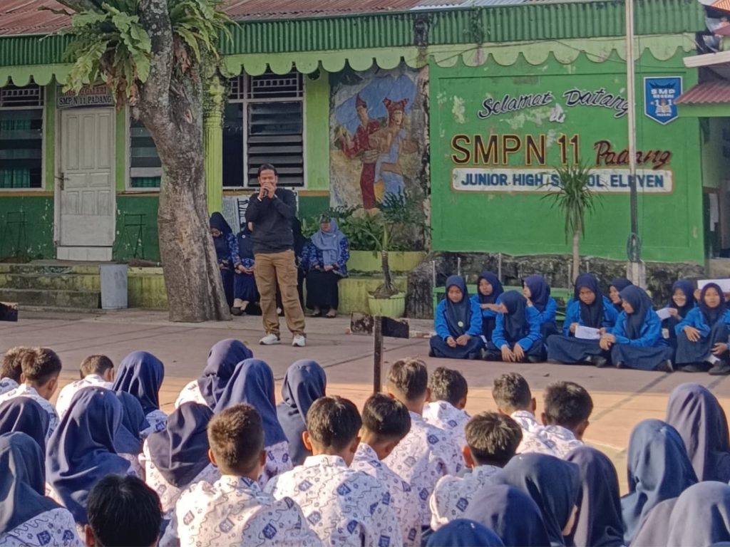 Tim Klewang Polresta Padang Edukasi Pelajar SMP 11 Bahaya Tawuran