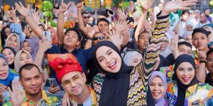 Raffi dan Nagita Bagikan Kunci Sukses Saat Meet and Greet Rajo Sambal Si AA Pekanbaru