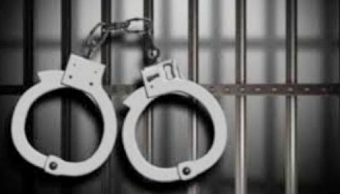 Mekanik Bengkel di Pekanbaru Digelandang Polisi Gegara Gelapkan Suku Cadang Mobil Pelanggan