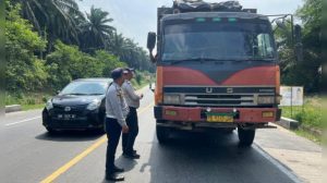 Ratusan Truk Ditilang dalam Razia Gabungan di Riau
