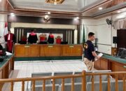 Oknum Polisi Terdakwa KDRT Marah Difoto Takut Diviralkan