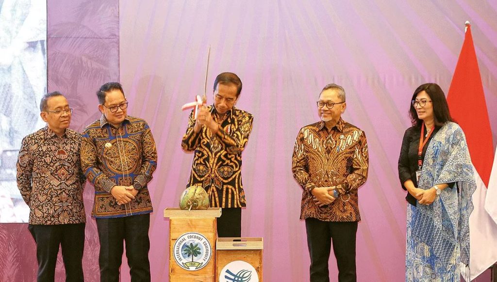 Presiden Jokowi Dorong Pengembangan Limbah Kelapa Jadi Bioenergi-Bioavtur