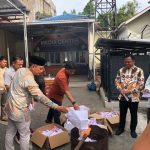 KPU Sumbar bersama Jajaran Bawaslu Sumbar yang juga disaksikan oleh Kepolisian, musnahkan surat suara PSU pemilu anggota DPD RI dapil Sumbar yang kelebihan di kantor KPU Sumbar, Jumat (12/7). (ist)