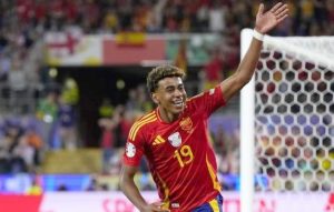 Sosok Lamine Yamal, Bocah 16 Tahun yang Ditawar PSG Rp4,3 Triliun