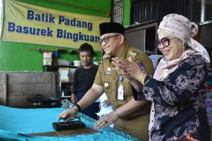 Sebanyak 250 IRT Diberikan Pelatihan Menjahit dan Membatik
