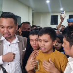 Pegi Setiawan alias Perong alias Robi Irawan usai dinyatakan tidak bersalah dalam persidangan di Pengadilan Negeri Bandung, Jawa Barat, Senin (8/7). (ist)