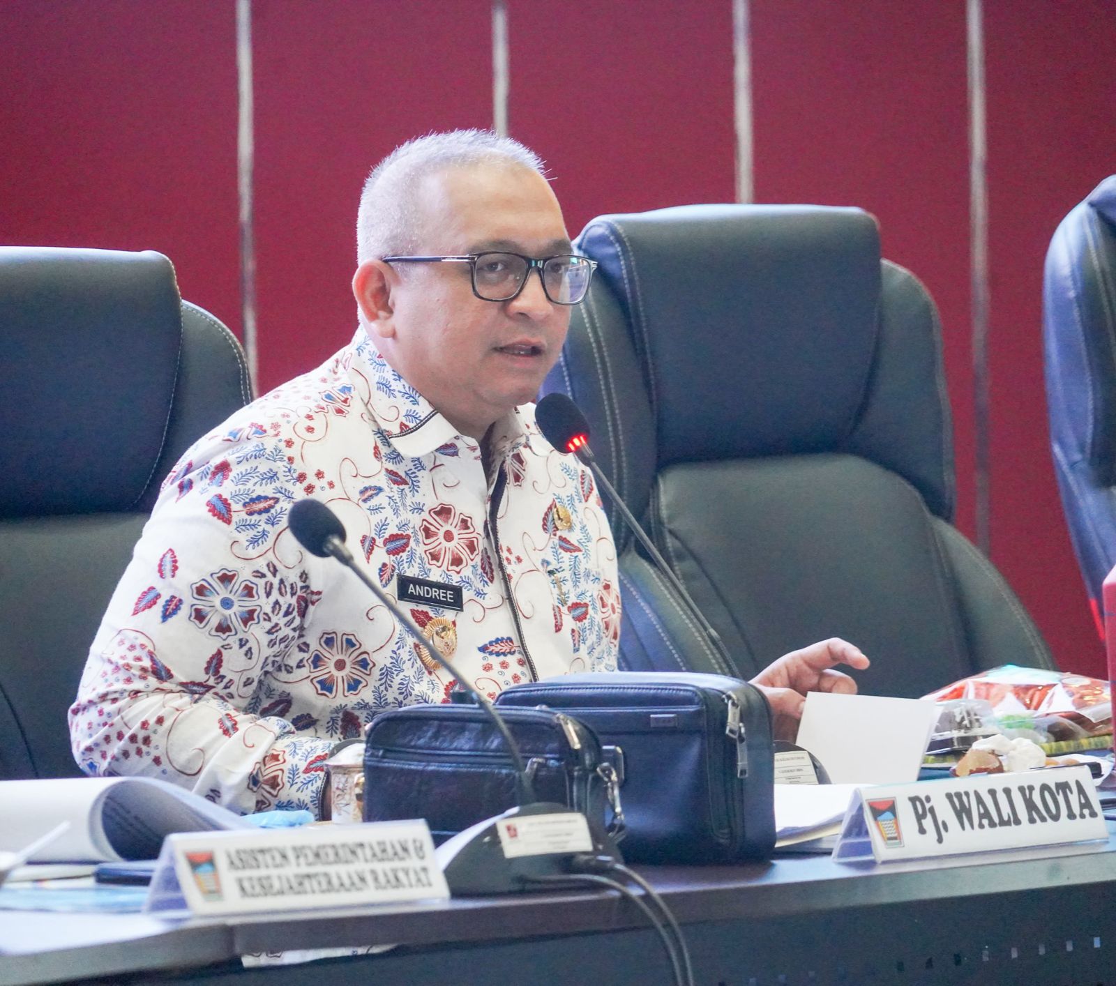 Penjabat (Pj) Wali Kota Padang Andree Algamar mengeluarkan surat edaran tentang larangan kegiatan judi online bagi Pegawai Aparatur Sipil Negara (ASN) dan Non-ASN di lingkungan Pemerintah Kota Padang. (ist)