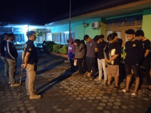 Ada Botol Miras, 6 Remaja Putri dan 7 Pria Diamankan