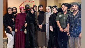 Wanda Hara Nyamar jadi Wanita Bercadar di Pengajian, Ini Respon Ustaz Hanan Attaki