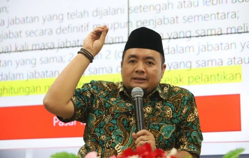 KPU RI resmi menetapkan Mochammad Afifuddin sebagai Ketua definitif KPU RI, menggantikan posisi Hasyim Asy’ari yang diberhentikan oleh DKPP karena terbukti terlibat kasus dugaan asusila. (ist)