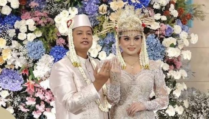 Dustin Tiffani Resmi Menikah dengan Ditha Rizky Amalia