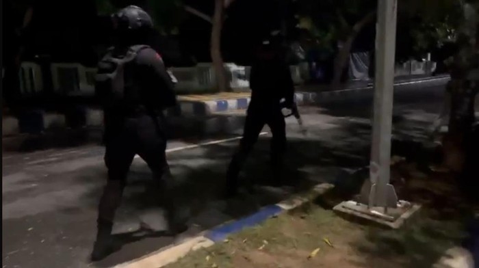 Tangkap layar video viral Brimob Serang Mapolres Tual Maluku
