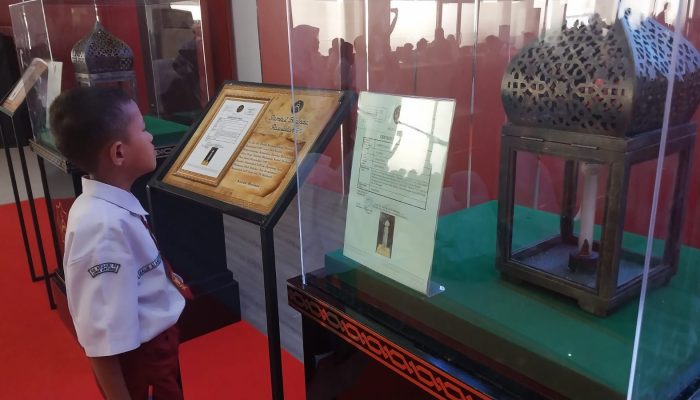 Pertama di Sumbar, Artefak Peninggalan Nabi Muhammad Dipamerkan di Balaikota Padang