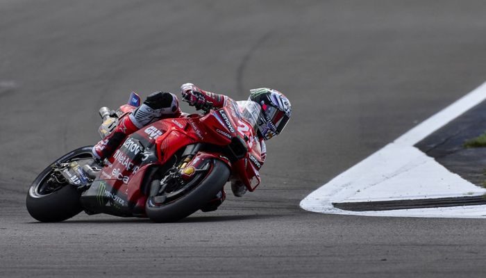 Enea Bastianini Kesetanan Menangkan Balapan Usai Asapi Jorge Martin