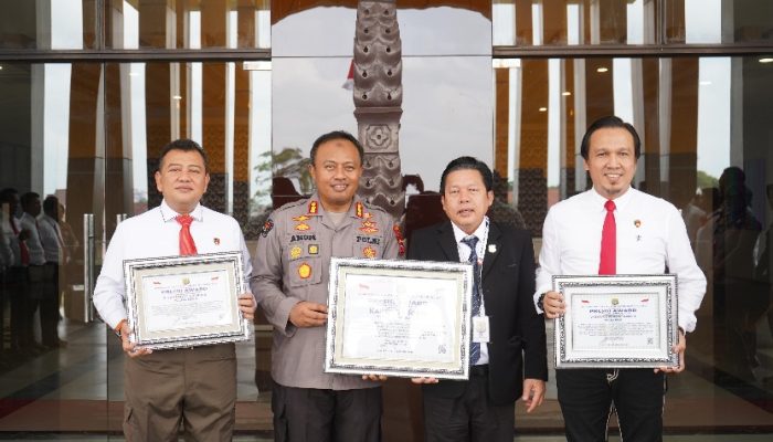 Ini Alasan Lengkapi Beri Polda Riau 3 Penghargaan