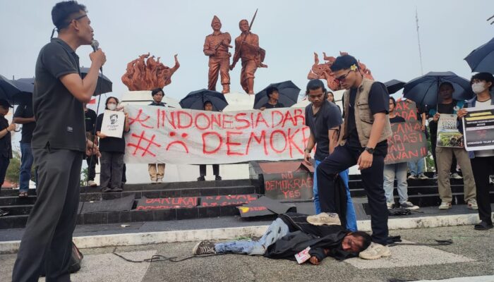 Begini Teatrikal Mahasiswa Unri yang Kritik Keras Upaya Pelecehan Demokrasi