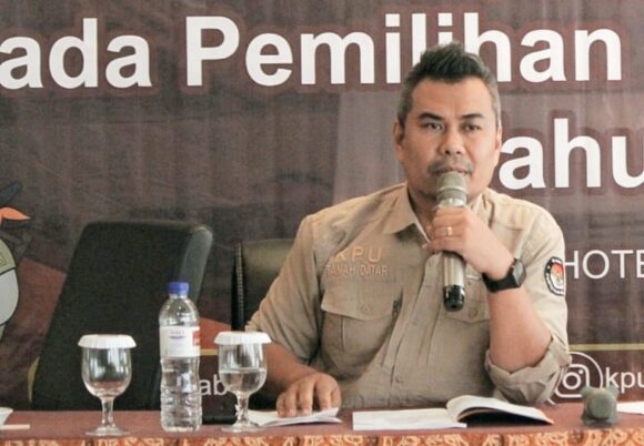 Ketua Divisi Teknis Penyelenggaraan KPU Tanah Datar, Gusriyono. (Foto: Istimewa)