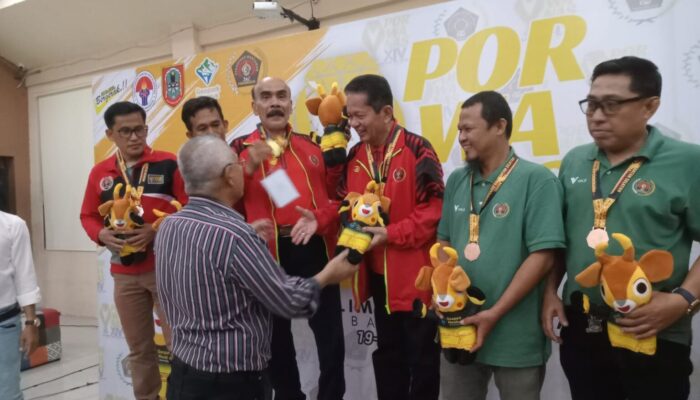 Medali Emas Pertama Sumbar di Porwanas XIV dari Cabor Domino