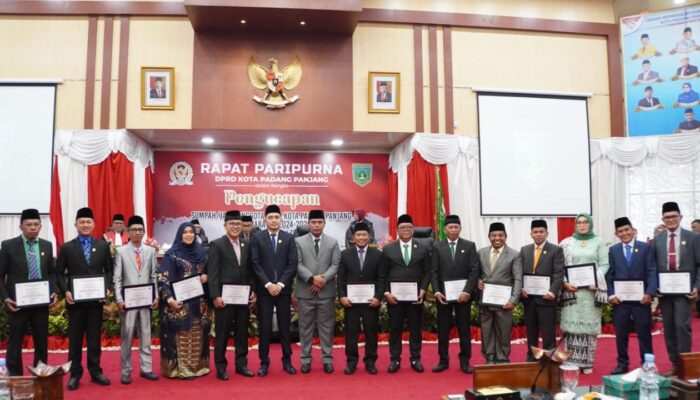 Imbral dan Mardiansyah Resmi Pimpin DPRD Padang Panjang Sementara