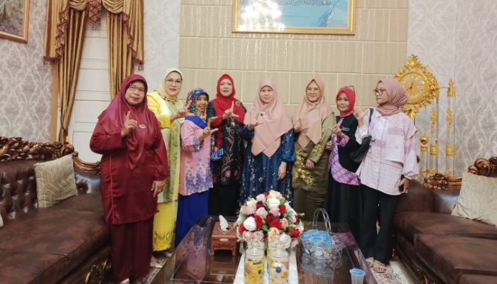Diaspora Taty Westhoff Akan Gugat Artis yang Lecehkan Budaya Minangkabau