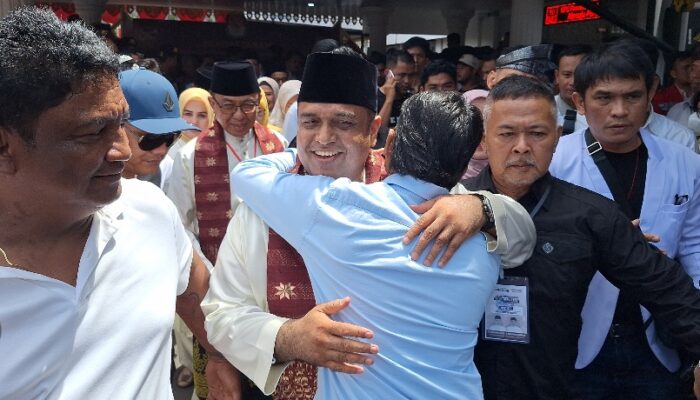 Begini Suasana Saat Nasir-Wardan Daftar Pilkada ke KPU Riau