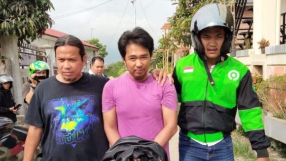 Tim Klewang Polresta Padang amankan pelaku penyebaran video syur mirip Audrey Davis. (Foto: Istimewa)