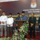 KPU Padang tutup pendaftaran calon pasangan Walikota dan Wakil Walikota, Jumat (30/8/2024) dini hari. (Foto: Ingatlah.com)