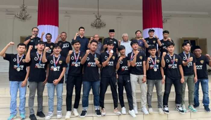Gubernur Sumbar Puji Rafhely FC Usai Melangkah di Liga Pro 2025