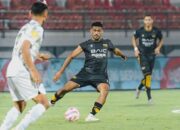 Malam Ini Dewa United vs PSM, Riekerink Bidik Kemenangan Perdana