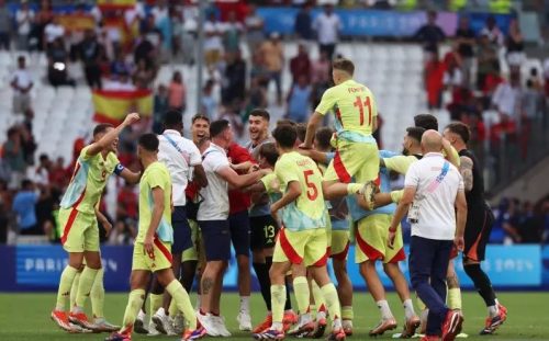 Para pemain Timnas Spanyol U-23 merayakan keberhasilan mereka mengalahkan Timnas Maroko U-23 dengan skor 2-1 pada babak semifinal Olimpiade Paris 2024. (ist)