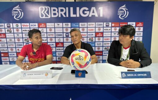 Tim Semen Padang FC prescon jelang menghadapi PSS Sleman dalam lanjutan BRI Liga 1 2024/25. (Foto: Istimewa)