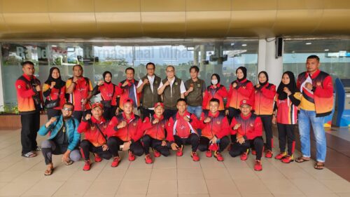 KONI Sumbar lepas atlet Arung Jeram dan Tim Sepakbola Sumbar ke PON Aceh-Sumut 2024. (Foto: Humas KONI)