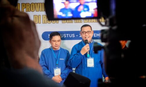 Epyardi Asda dan Ekos Albar tiba di RSUP M Djamil untuk tes kesehatan jelang Pilkada 2024. (Foto: Humas KPU)