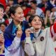 Gregoria Mariska Tunjung (kanan) berfoto bersama peraih medali cabang olahraga bulu tangkis Olimpiade Paris 2024. (ist)