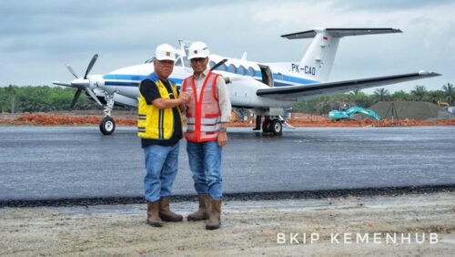Menteri PUPR dan Menteri Perhubungan di Bandara IKN. (ist)