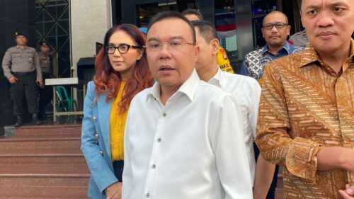 Wakil Ketua DPR RI Sufmi Dasco Ahmad menyambangi Polda Metro Jaya. Dia meminta kepada kepolisian segera membebaskan mahasiswa yang diamankan dari unjuk rasa di depan Gedung DPR/MPR RI. (ist)