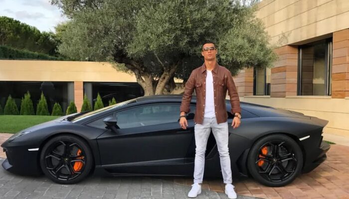 Dari Lapangan Hijau ke Raja Media Sosial, Segini Kekayaan Cristiano Ronaldo