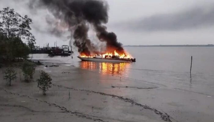 Speed Boat Terbakar di Selat Air Hitam, Satu ABK Alami Luka Serius