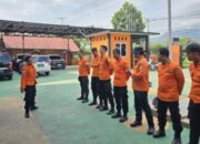 Dibantu 11 Personel SAR Padang, Begini Evakuasi Korban Longsor di Solok