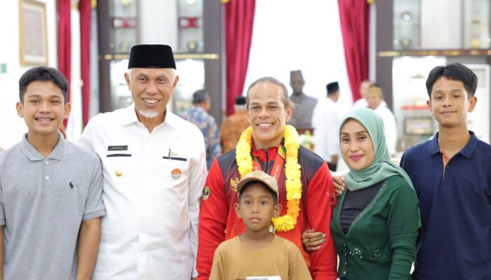 Peraih Medali di PON, Gubernur Sumbar Mahyeldi Siapkan Tempat di BUMD dan Dinas Terkait