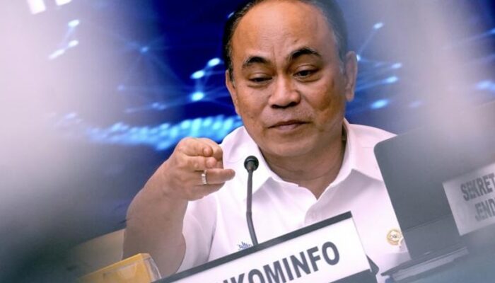 Soal Jet Pribadi, Menkominfo Sebut Erina Hamil: Tidak Boleh Naik Angkutan Umum