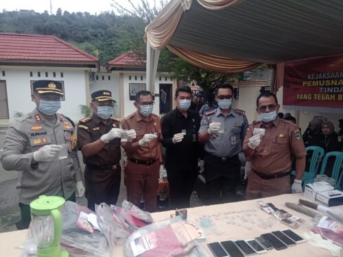 Barang bukti sabu dan ganja dimusnahkan di Kejari Pessel. (ist)